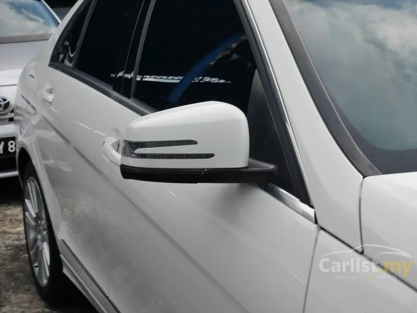 2011 Mercedes-Benz C200 CGI Elegance Sedan