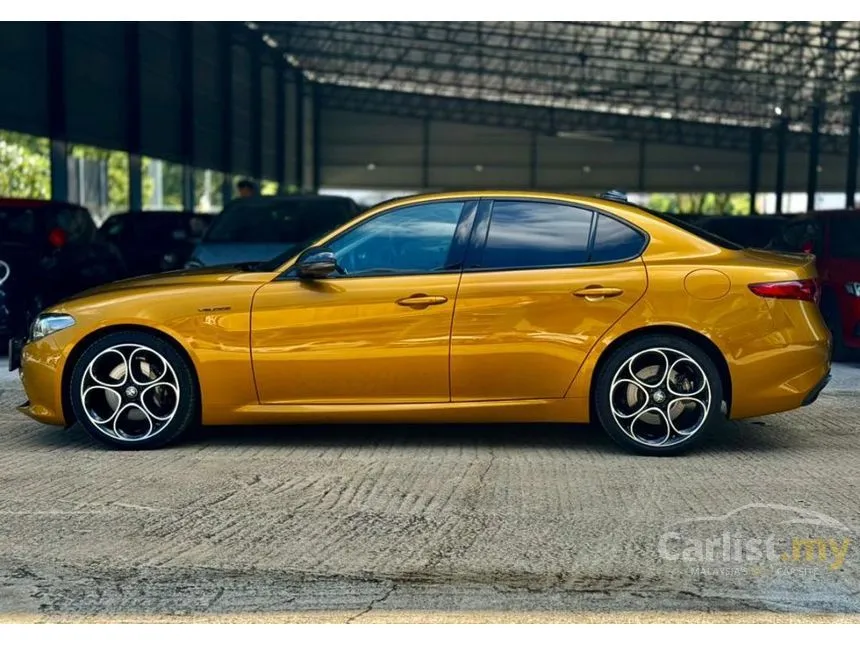 2022 Alfa Romeo Giulia Veloce Sedan