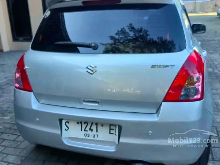 2011 Suzuki Swift ST Hatchback