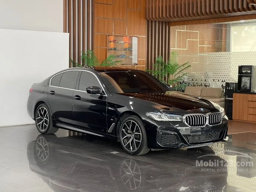 Jual Mobil BMW 520i 2022 M Sport 2.0 di DKI Jakarta Automatic Sedan Hitam Rp 1.175.000.000