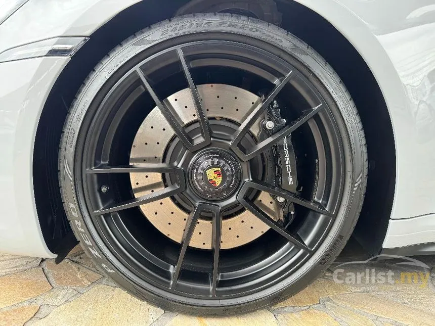 2023 Porsche 911 Carrera 4 GTS Coupe