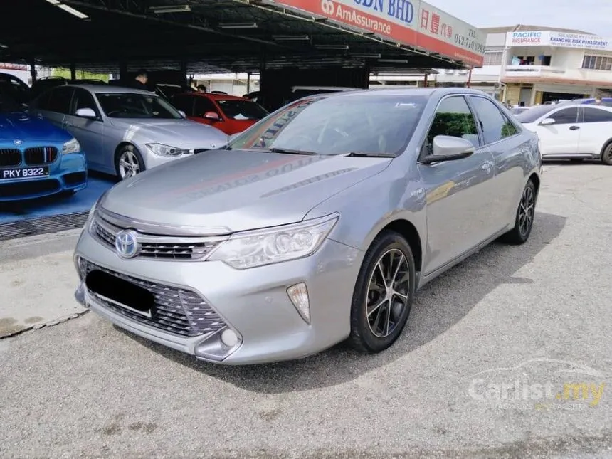 2016 Toyota Camry Hybrid Sedan