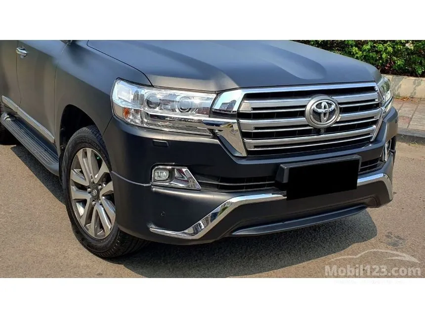 2017 Toyota Land Cruiser VX-R SUV