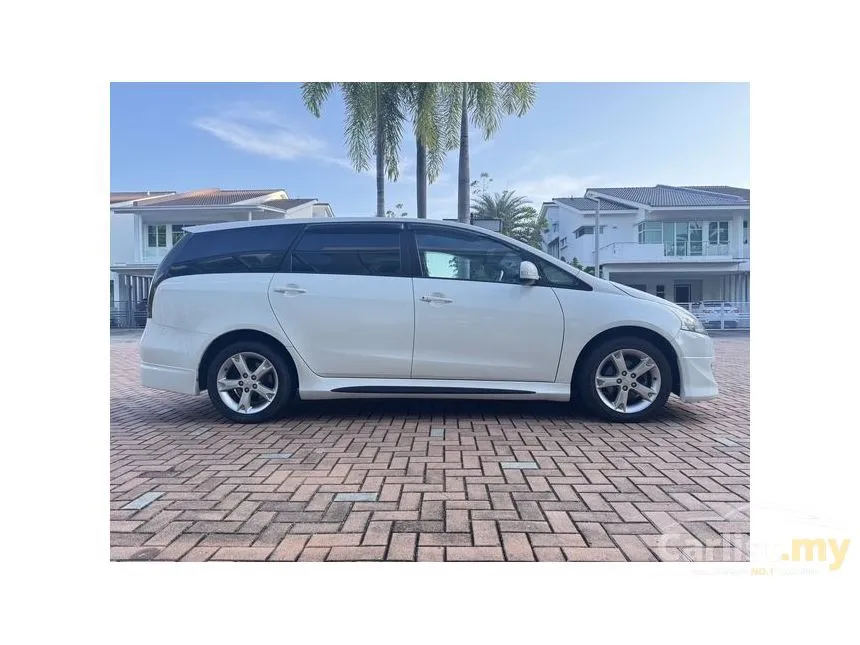 2009 Mitsubishi Grandis MPV
