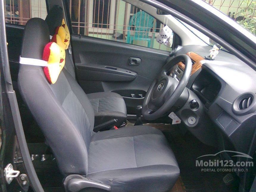 2014 Daihatsu Ayla M Hatchback