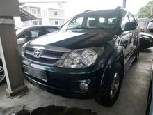 2007 Toyota Fortuner 2.5 G SUV -- WELL MAINTAINED --