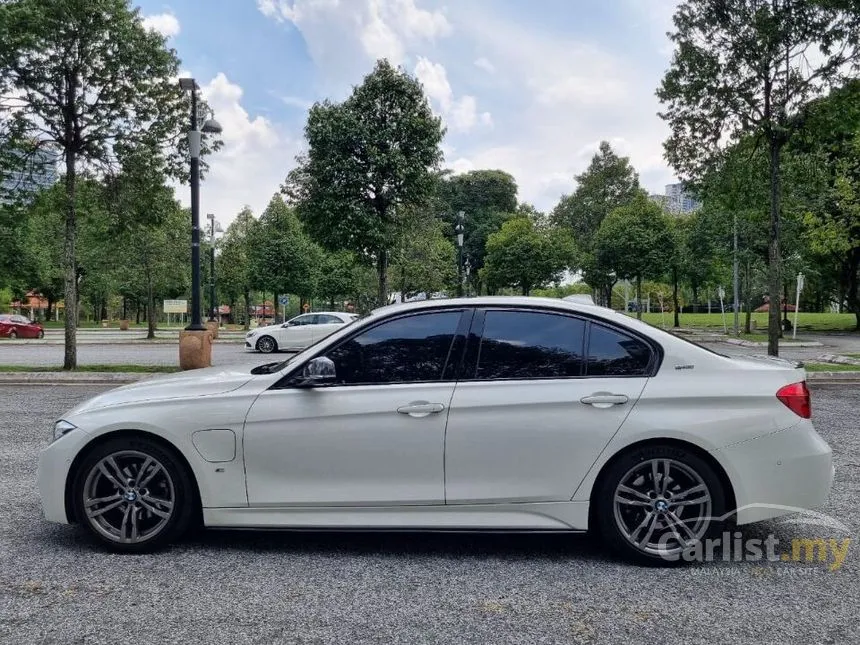 2019 BMW 330e M Sport Sedan