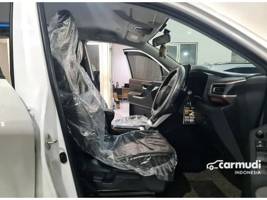 2024 Toyota Kijang Innova Zenix V (Premium Color) MPV