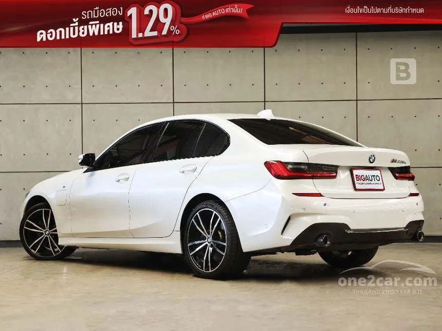 2022 BMW 330e M Sport Sedan