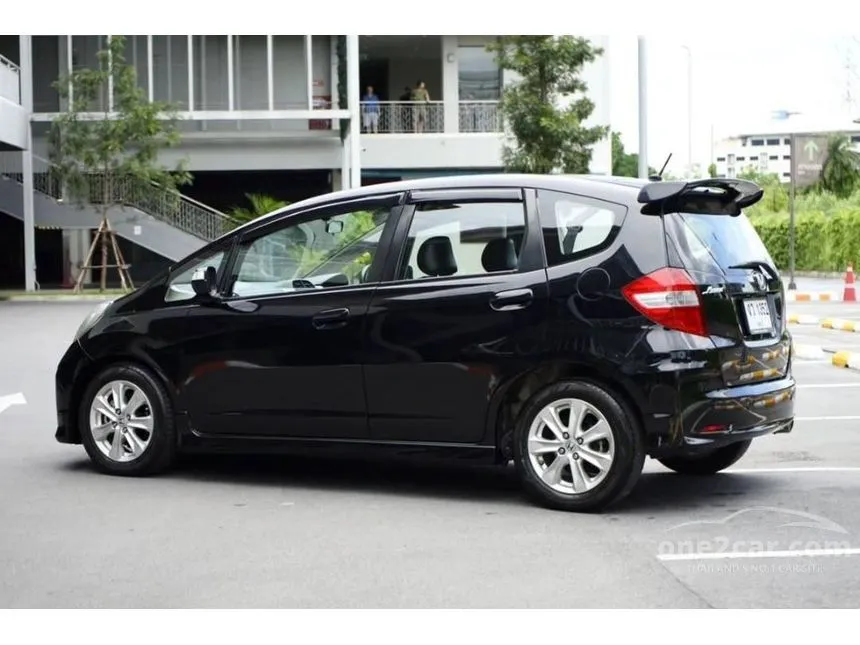 2011 Honda JAZZ SV Hatchback