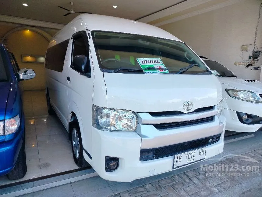 2014 Toyota Hiace Commuter Van