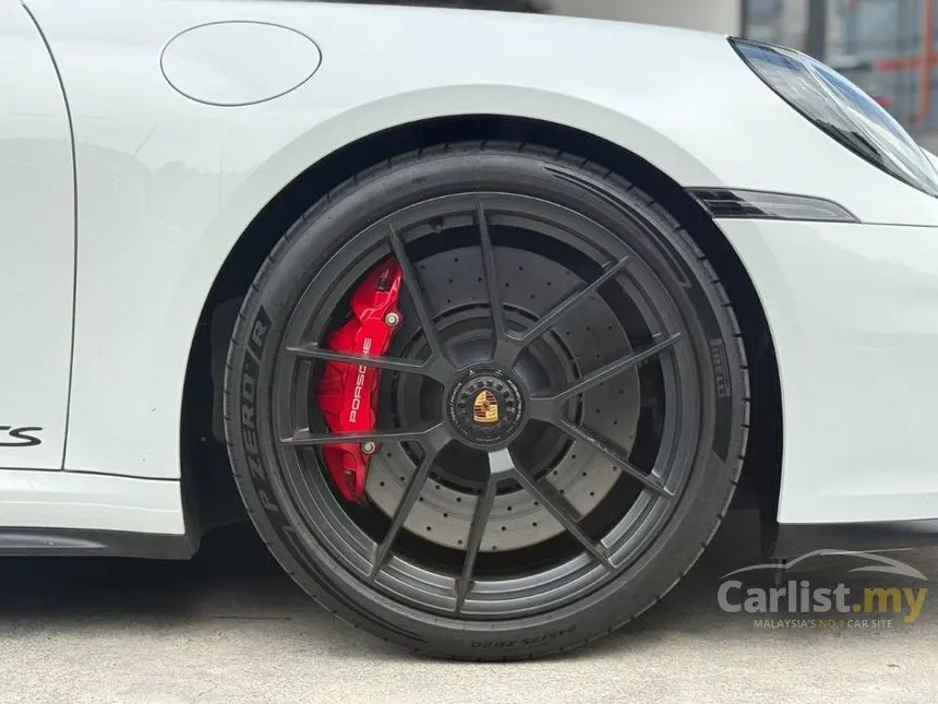 2025 Porsche 911 Carrera 4 GTS Coupe