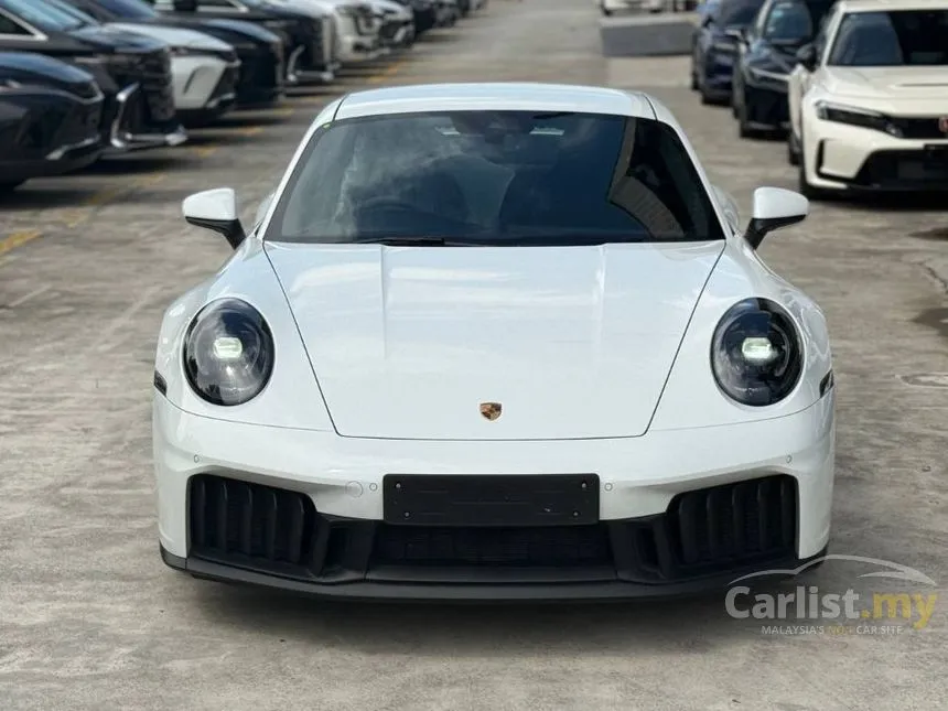 2025 Porsche 911 Carrera 4 GTS Coupe