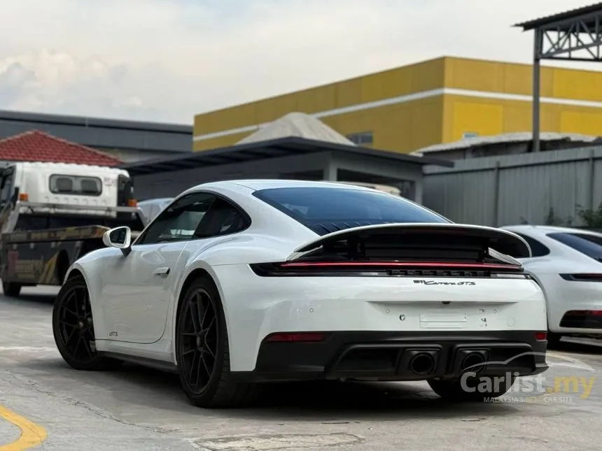 2025 Porsche 911 Carrera 4 GTS Coupe