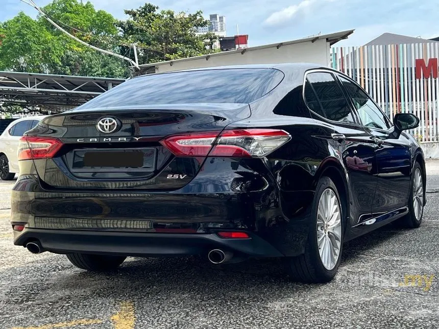 2019 Toyota Camry V Sedan
