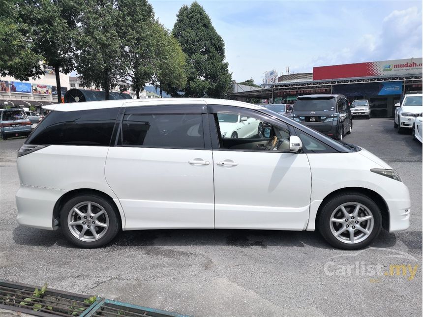 Toyota estima 2011