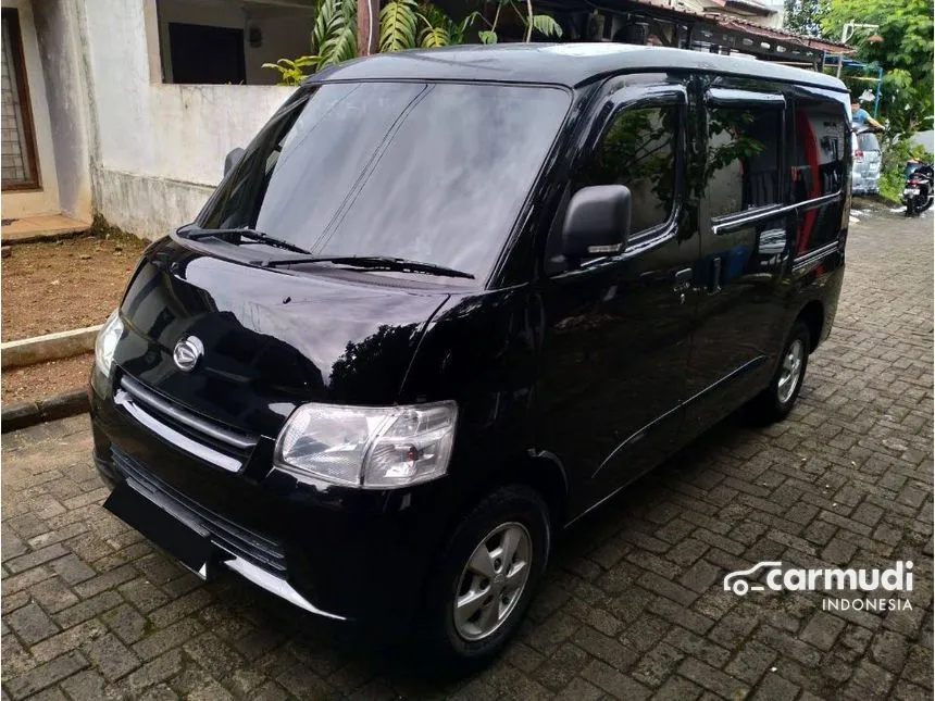 2019 Daihatsu Gran Max Mini Bus D Van