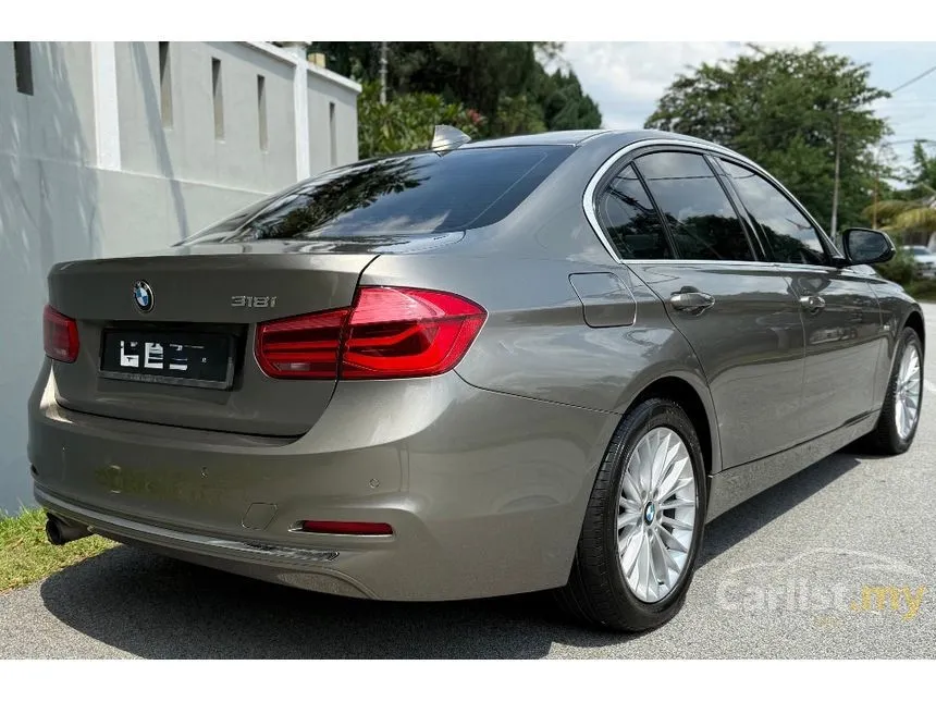 2016 BMW 318i Luxury Sedan