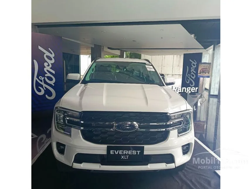 Jual Mobil Ford Everest 2024 XLT 2.0 di Jawa Barat Automatic SUV Putih Rp 827.000.000