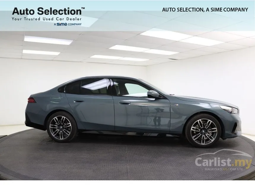 2025 BMW 520i M Sport Sedan