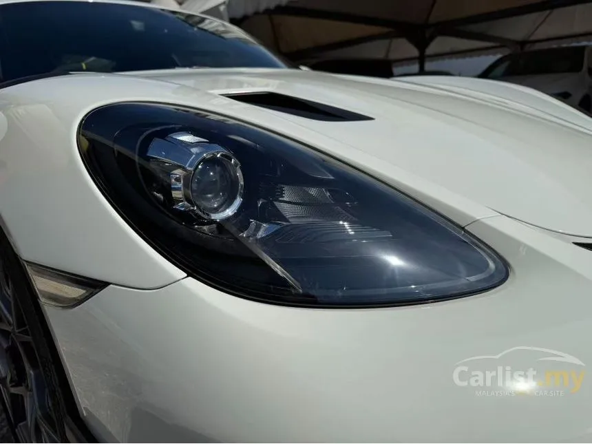 2022 Porsche 718 Cayman GT4 RS Coupe