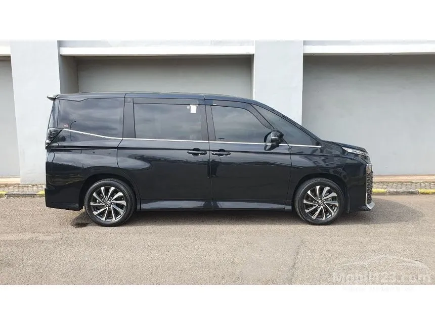 2024 Toyota Voxy (Premium Color) MPV