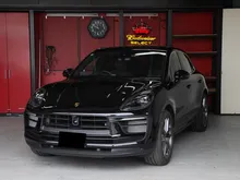 2024 Porsche Macan 2.9 S SUV, Sport Chrono, Panoramic Roof, 14-way Seat, Black Interior, Bose Sound System, Air Suspension, Incoming Unit