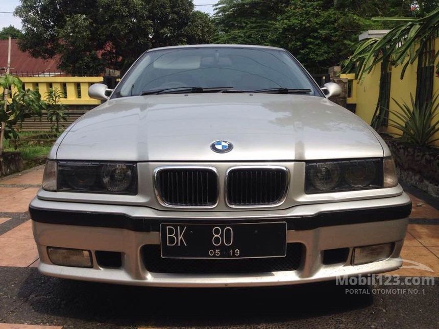  Jual  Mobil  BMW  323i  1997 E36  2 5 Manual 2 5 di Sumatera 