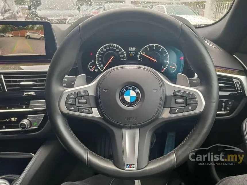 2019 BMW 520i Luxury Sedan