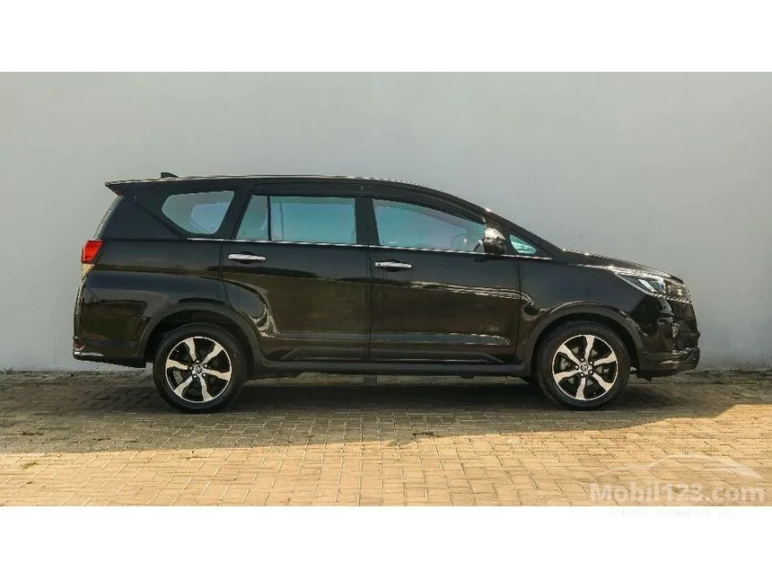 2021 Toyota Kijang Innova Venturer MPV