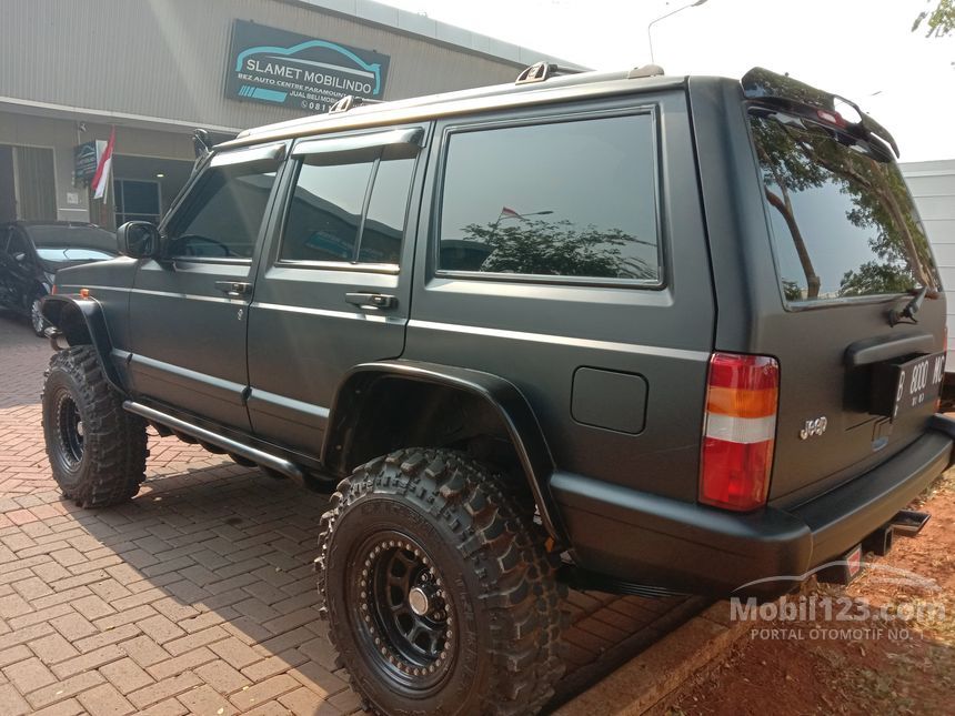 Jual Mobil Jeep Cherokee 1997 4.0 di Banten Automatic SUV Hitam Rp 295 