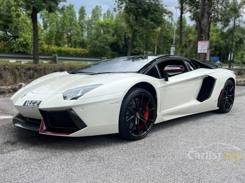2015 Lamborghini Aventador LP700-4 Pirelli Coupe