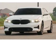 2020 BMW 320i 2.0 Sport Sedan kondisi istimewa mobil warranty