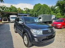 ( ORIGINAL CONDITION  ) 2011 Toyota Fortuner 2.7 V SUV ( NO OFFROAD )