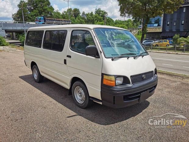 toyota hiace van 2002 model price