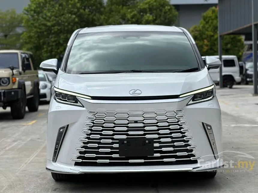 2025 Lexus LM 500h 4 Seater MPV