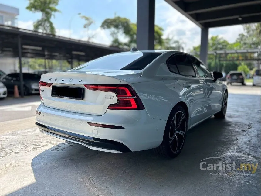 2023 Volvo S60 Recharge T8 PHEV Sedan