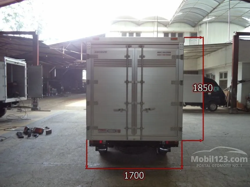 2022 Isuzu Traga Van