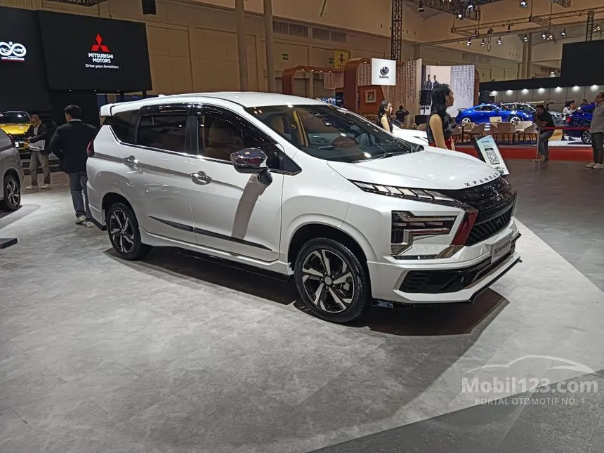 Jual Mobil Mitsubishi Xpander 2024 ULTIMATE 1.5 di Jawa Barat Automatic Wagon Putih Rp 295.000.000