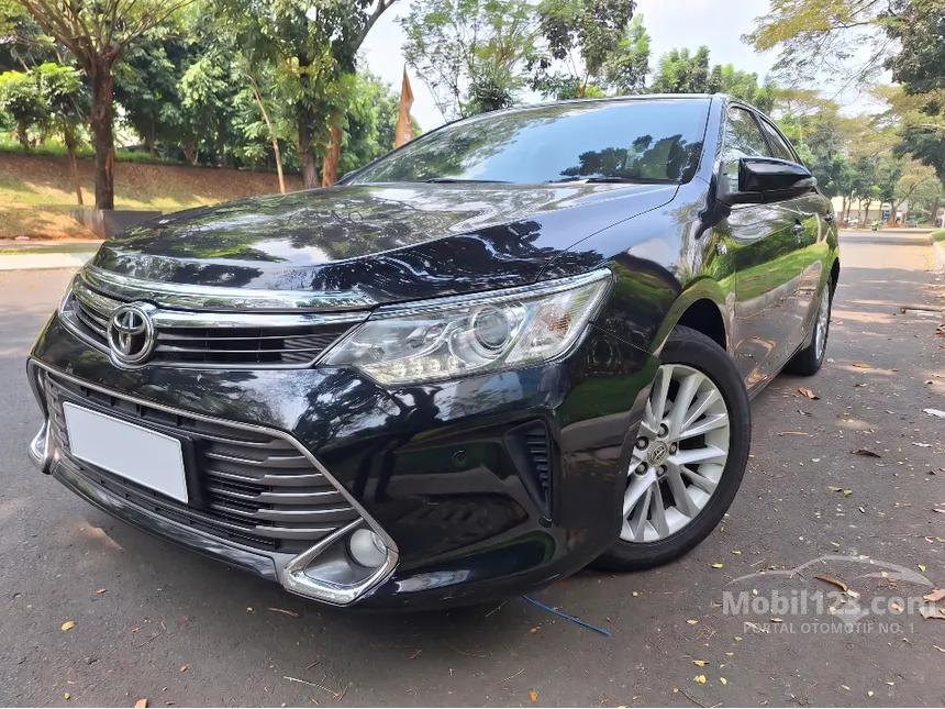 2015 Toyota Camry V Sedan