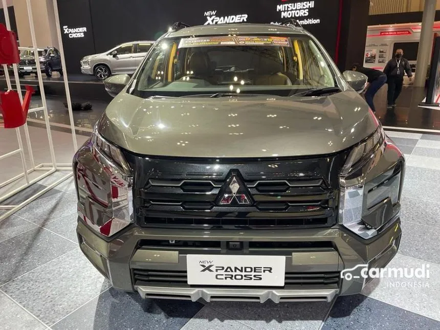 Jual Mobil Mitsubishi Xpander 2024 CROSS Premium Package 1.5 di Banten Automatic Wagon Abu