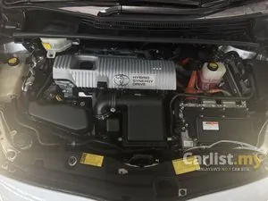 2013 Toyota Prius 1.8 Luxury Hatchback