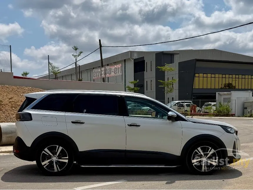 2022 Peugeot 5008 Allure SUV