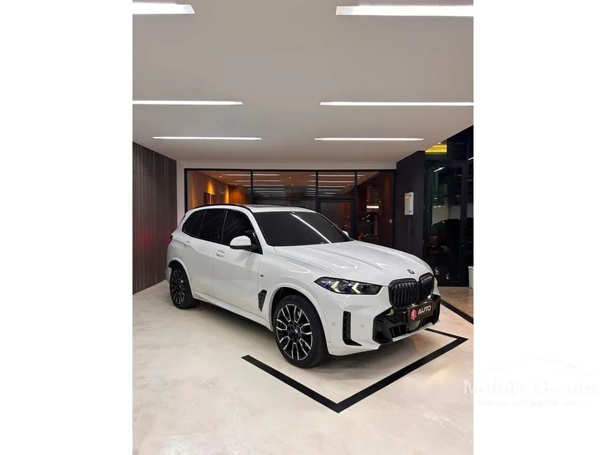 2025 BMW X5 xDrive40i M Sport SUV