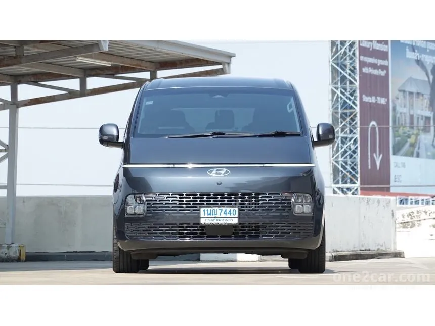 2022 Hyundai Staria SEL Van