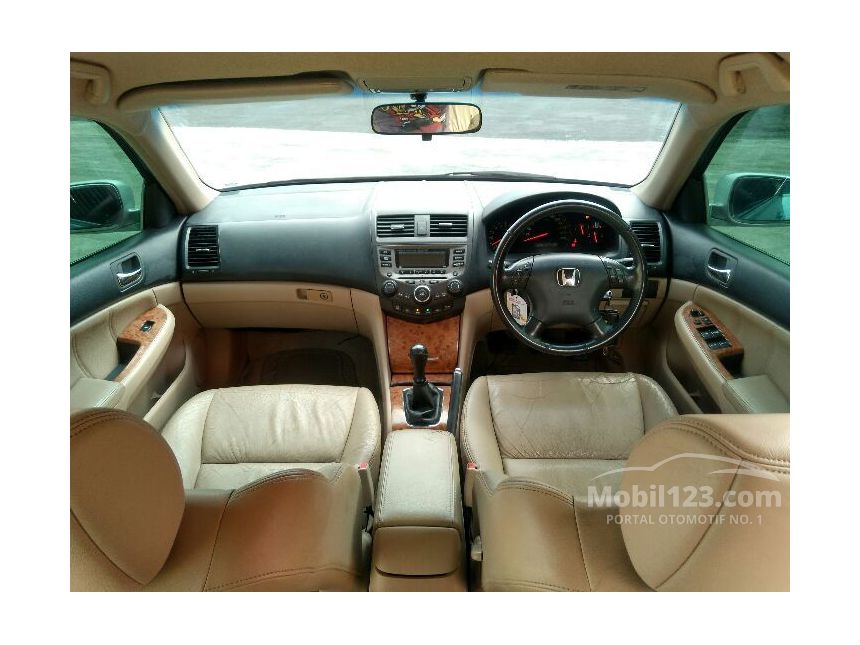 2004 Honda Accord VTi-L Sedan