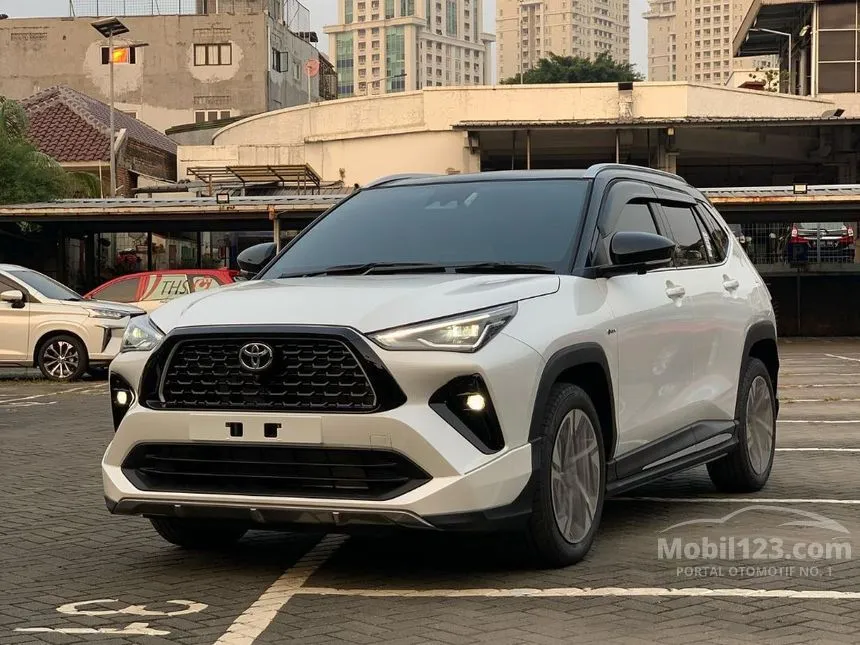 Jual Mobil Toyota Yaris Cross 2024 S HEV 1.5 di Jawa Timur Automatic Wagon Putih Rp 411.733.000