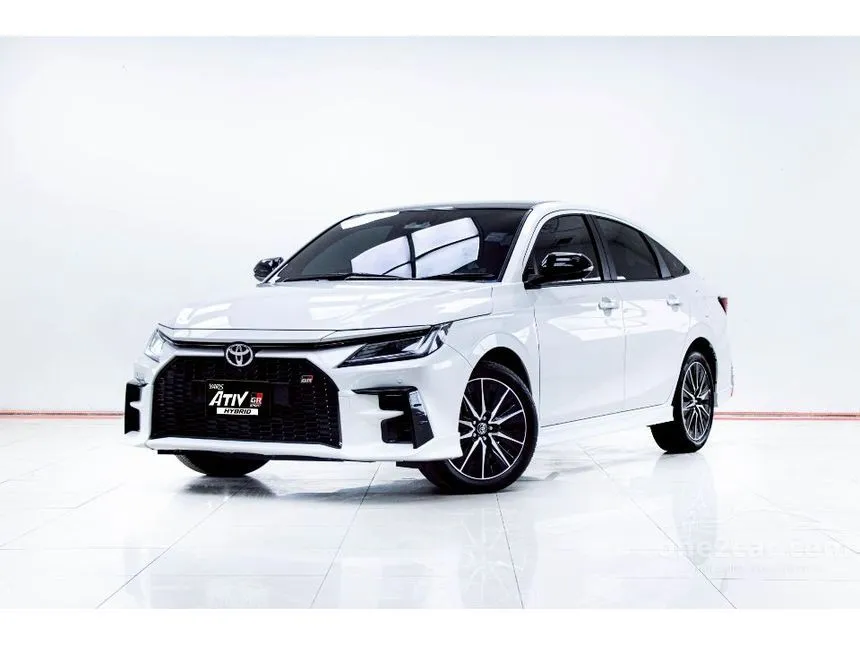 2025 Toyota Yaris Ativ HEV GR Sport Sedan