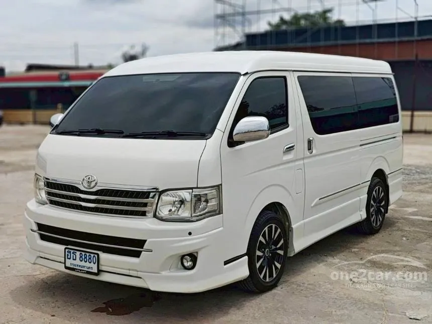 2013 Toyota VENTURY V Van