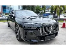 2025 BMW 750e 3.0 xDrive Pure Excellence Sedan